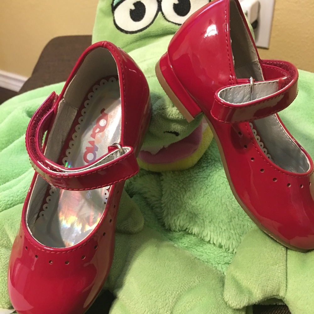 Little girls Red Patent Leather Dress Shoes